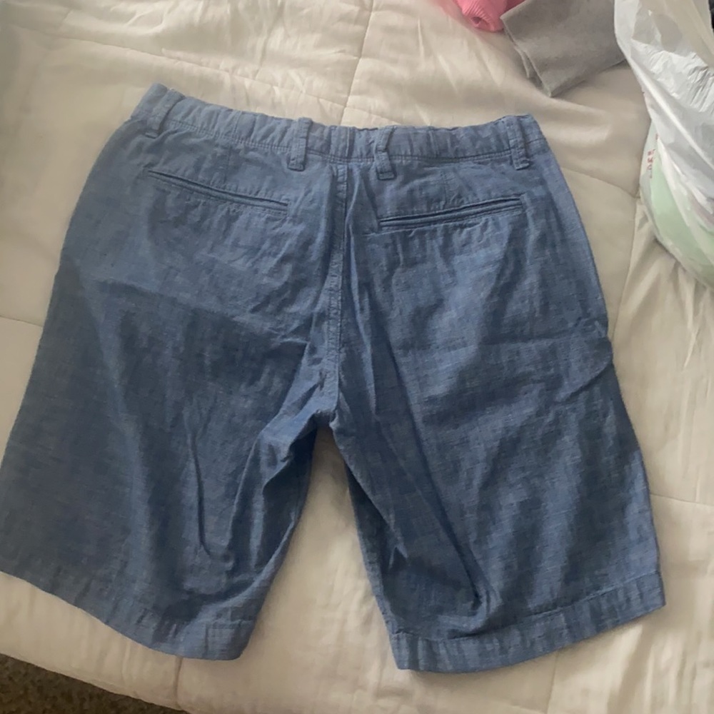 Gap Shorts - Picture 2 of 3